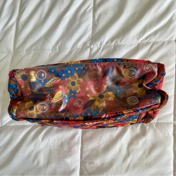 The Lug Trolley XL Cosmetic Case in the Whimsy Copper Floral New - Picture 4 of 8